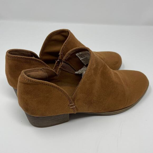 American Eagle Low Cut Ankle Booties Brown Suede Slip on Low Heel Size 8 - Picture 2 of 9
